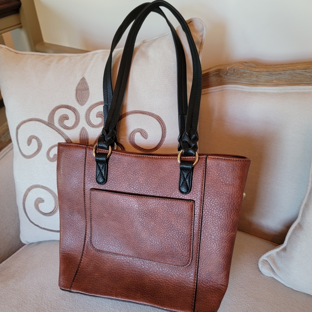 Conceal Carry: Elegant Brown Leather Tote Bag